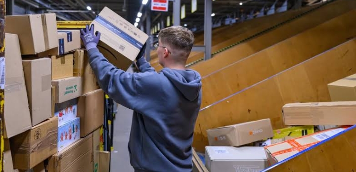 Postal Services Suspend 